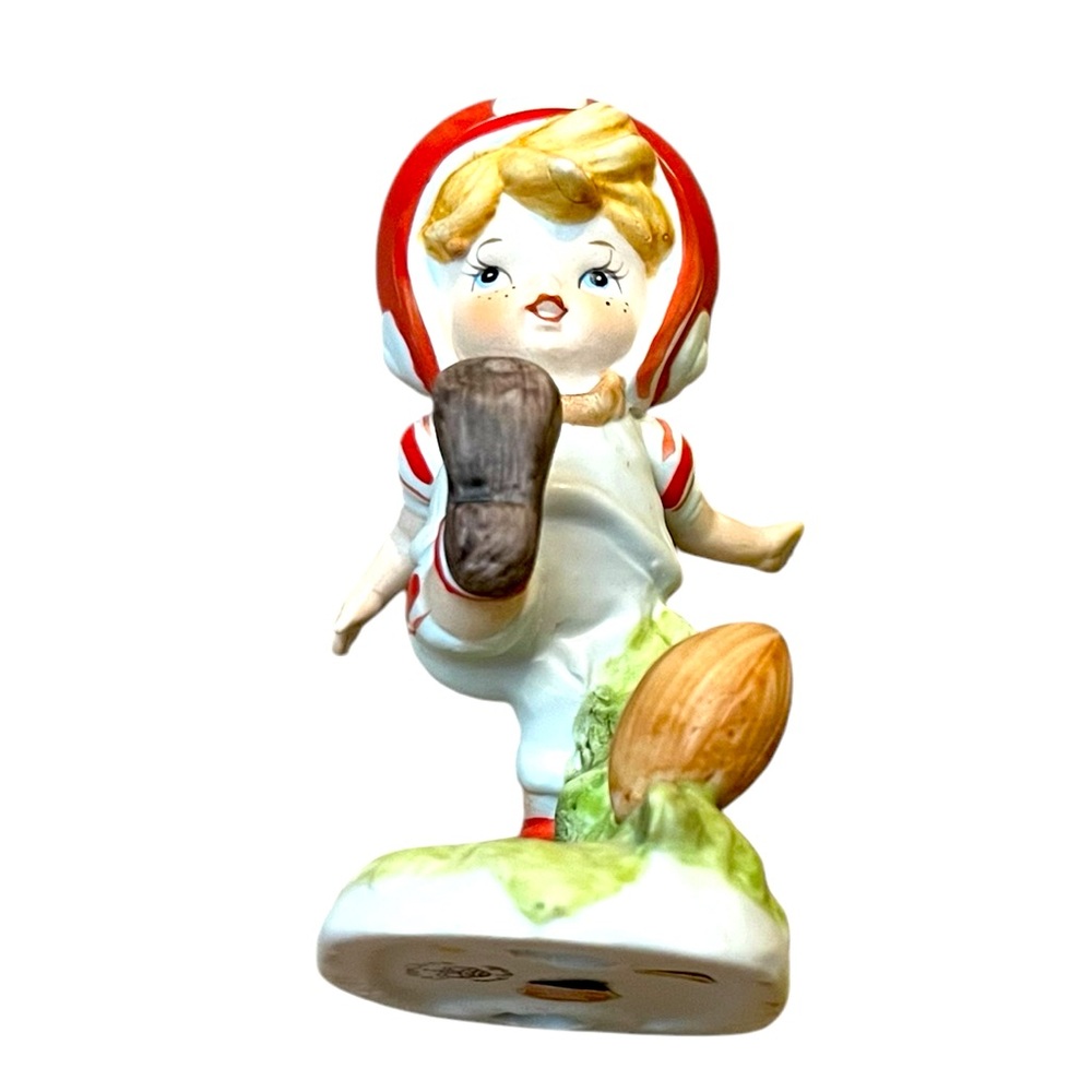 Vintage Lefton China number 2812 Football Player Figurine no chips EUC